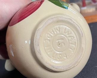 Watt Pottery 15 Pitcher Apple 5.5x5.75x4.25in HxWxD