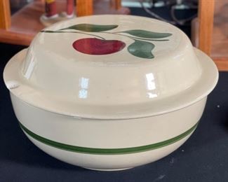 Watt Pottery 73 Apple Green Band Dutch oven Casserole 6in H x 10.75in Diameter