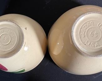 2pc Watt Pottery 64 & 65 Apple Mixing Bowls 2 Leaf Lg: 5.5in H x 9in diameter