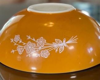 Pyrex 444 Bowl Butterfly Flower Bouquet 4.25x13x10in HxWxD