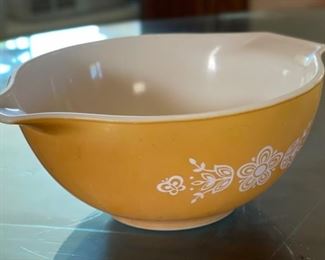 Pyrex 442 1-1/2 Qt Bowl Butterfly Flower Bouquet