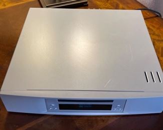 AS-IS LINN Unidisk 1.1 DVD CD SACD Player Universal	3.25x15x15in	HxWxD
