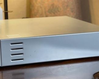 AS-IS LINN Unidisk 1.1 DVD CD SACD Player Universal 3.25x15x15in HxWxD