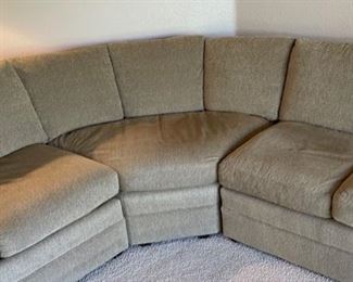 Robb & Stucky Traditional Fabric Sectional Sofa 32in H x 39in D x115-99in HxWxD