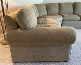 Robb & Stucky Traditional Fabric Sectional Sofa 32in H x 39in D x115-99in HxWxD