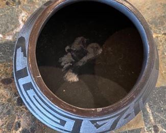Vintage Native American Pottery Blackware Martin G 4.5in H x 7in Diameter