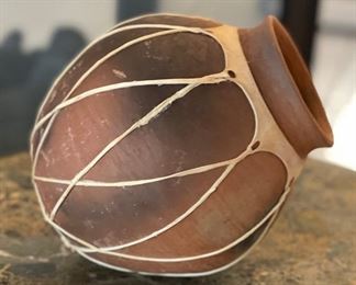 Tarahumara Mexican pottery Pot SM Decor 10in H x 9in Diameter