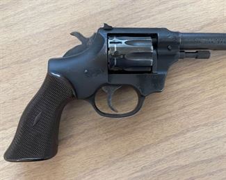 High Standard Sentinel R-101 .22 Cal, 9 Shot Revolver box of 50 rounds included Barrel length 5 in. Total Length 11 in.