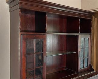 Attic Heirlooms Fireside Cherry Broyhill China Buffet with Hutch 82x64.5x20in HxWxD