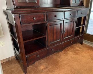 Attic Heirlooms Fireside Cherry Broyhill China Buffet with Hutch 82x64.5x20in HxWxD