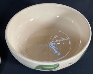 Watt Pottery 96 Apple Covered Baker w/ lid Lg Handle 5.5x9in diameter