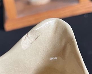 Watt Pottery Dutch Tulip 62 Creamer 4.5x3.5x3.25in HxWxD