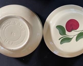 Watt Pottery 73 Apple Green Band Dutch oven Casserole 6in H x 10.75in Diameter