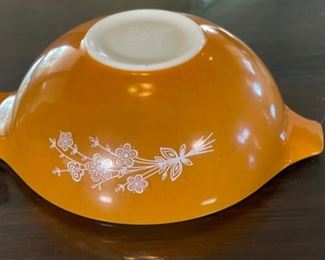Pyrex 444 Bowl Butterfly Flower Bouquet 4.25x13x10in HxWxD