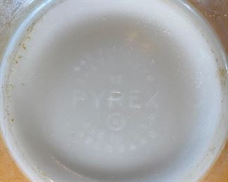 Pyrex 442 1-1/2 Qt Bowl Butterfly Flower Bouquet