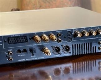 AS-IS LINN Unidisk 1.1 DVD CD SACD Player Universal 3.25x15x15in HxWxD