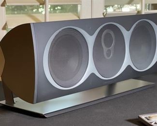 LINN Komponent 106 Center Channel Speaker on stand 9x22x8in HxWxD