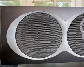 LINN Komponent 106 Center Channel Speaker on stand 9x22x8in HxWxD