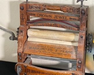 Antique Anchor Brand Crown Jewel Clothing Wringer