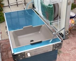 Vintage COLEMAN Camping Kitchen Outdoor Portable Folding Table & Sink Backgammon 31 x 40 x 20 HxWxD