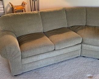 Robb & Stucky Traditional Fabric Sectional Sofa 32in H x 39in D x115-99in HxWxD