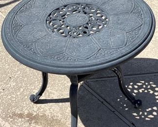 Outdoor Patio Cast Aluminum Round End Table Metal 18 inches high by 24 inches diameter
