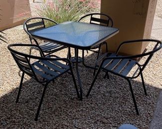 Patio Table & 4 Chairs 36x22x22in HxWxD