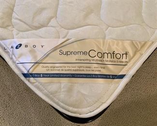 La-Z-Boy Sleeper Sofa Brown and Beige Lined Fabric with Wood Legs 35x80x38 HxWxD