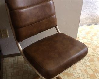 ChromKraft dinette set with table and six chairs