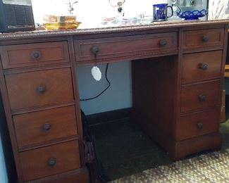 Beautifully restored petite desk