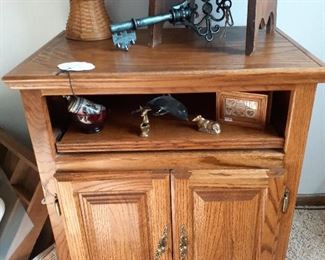 Oak TV stand and decor items