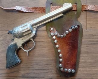 Vintage Roy Rogers six-shooter cap gun/holster