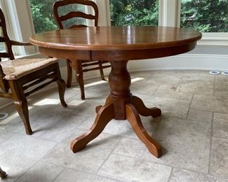 Kitchen table to restore or paint