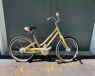 Giant Suede bicycle