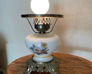 #8	misc	Vintage floral hurricane electric lamp *tested*	 $ 30.00 