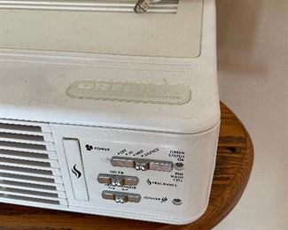 #10	misc	Oreck XL Professional Air Purifier Ionizer Type 3 White AIR8SW Signature Series	 $ 25.00 