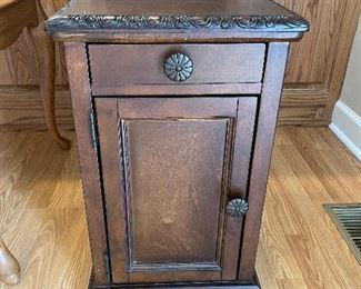 #13	misc	Laflorn Chairside end table with USB ports & outlets, 24x14"x24 - with pullout cupholders	 $ 75.00 