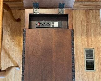 #13	misc	Laflorn Chairside end table with USB ports & outlets, 24x14"x24 - with pullout cupholders	 $ 75.00 