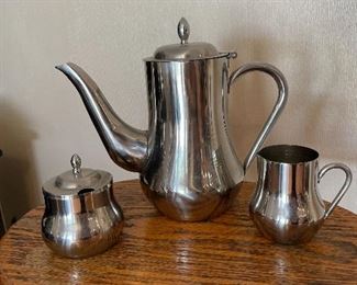 #18	misc	Teapot with sugar and creamer set	 $ 20.00 