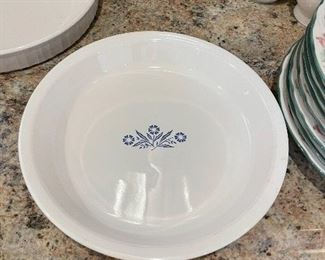 #20	kitchen	Corningware Blue Cornflower set (10" baking pan, 9" pie plate, 1 3/4 casserole dish *As is handle* )	 $ 20.00 