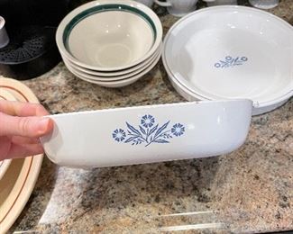 #20	kitchen	Corningware Blue Cornflower set (10" baking pan, 9" pie plate, 1 3/4 casserole dish *As is handle* )	 $ 20.00 