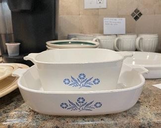 #20	kitchen	Corningware Blue Cornflower set (10" baking pan, 9" pie plate, 1 3/4 casserole dish *As is handle* )	 $ 20.00 