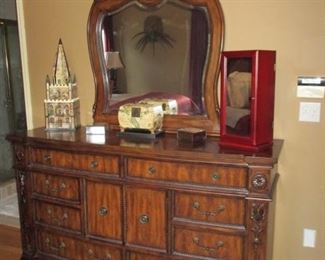 Stunning Pulaski Keepsakes Home Bedroom Furniture