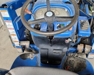 Tractor TC29  New Holland 110TL Tractor with Front Loader 115 Hours