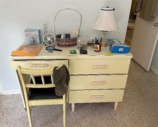 Cute desk with chair