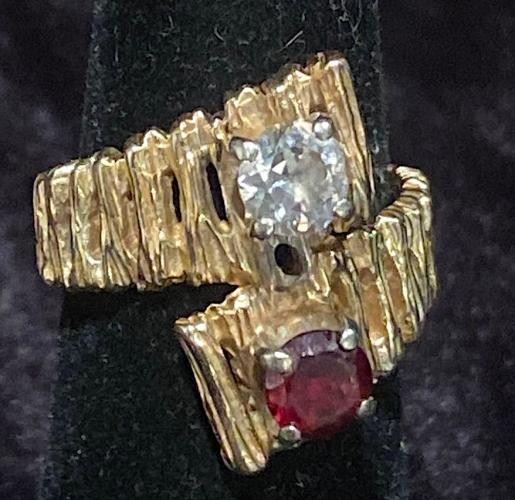 202 14K Gold, Diamond  Garnet Ring