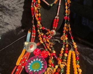 258 Colorful Beadwork Jewelry