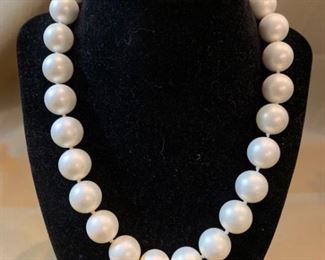 408 Chunky Bead Necklace