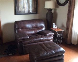 Oversize Leather Chair w/ ottoman