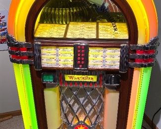 Colorful Wurlitzer Juke Box - works! Serviced in April of 2021!